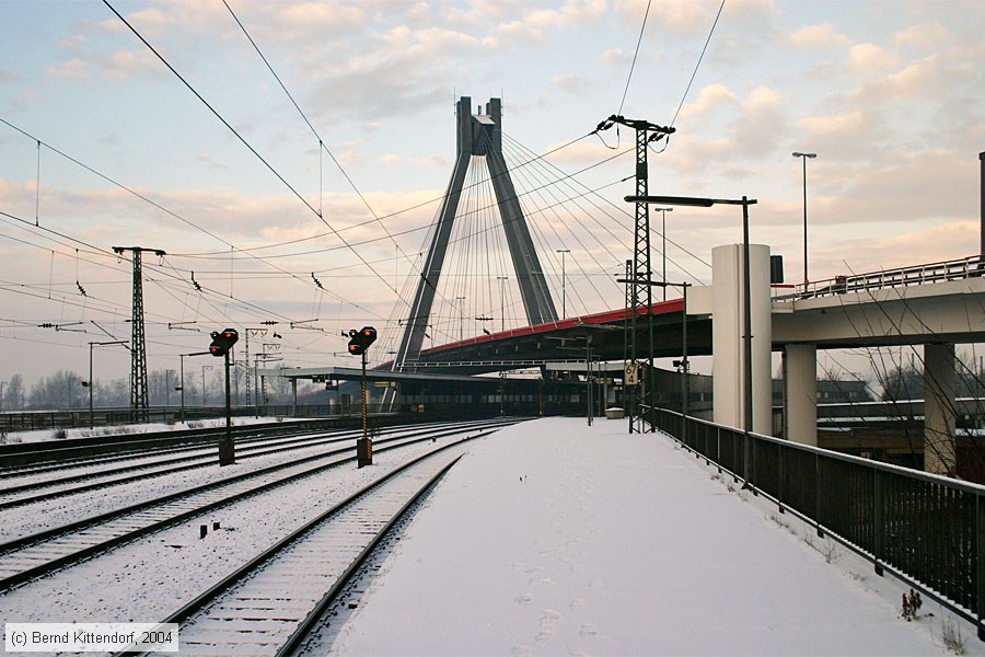 Ludwigshafen (Rhein) Hauptbahnhof
/ Bild: bfludwigshafenhbf_e0001783.jpg