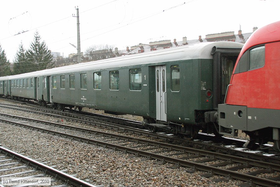 ÖBB - 80819732956-4
/ Bild: oebb808197329564_bk1002260402.jpg