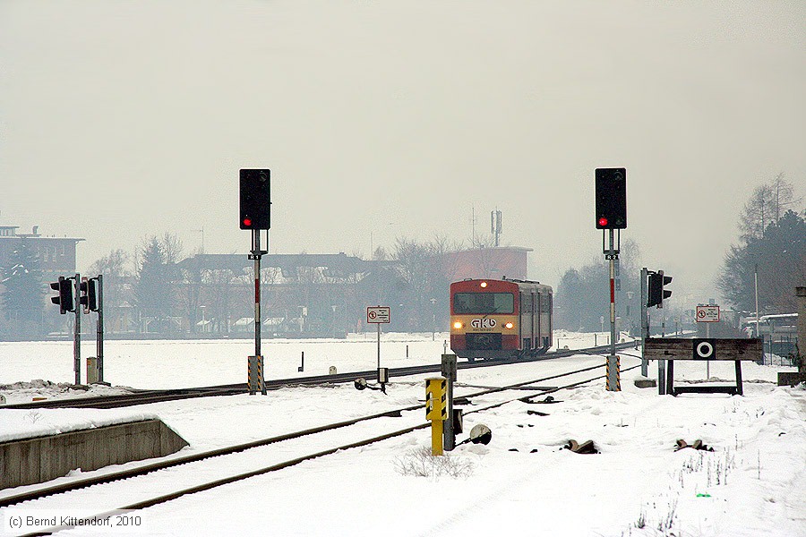 Graz-Köflacher Bahn - 95815070012-7
/ Bild: gkb958150700127_bk1002050079.jpg Graz-Köflacher Bahn - 95815070012-7
/ Bild: gkb958150700127_bk1002050079.jpg