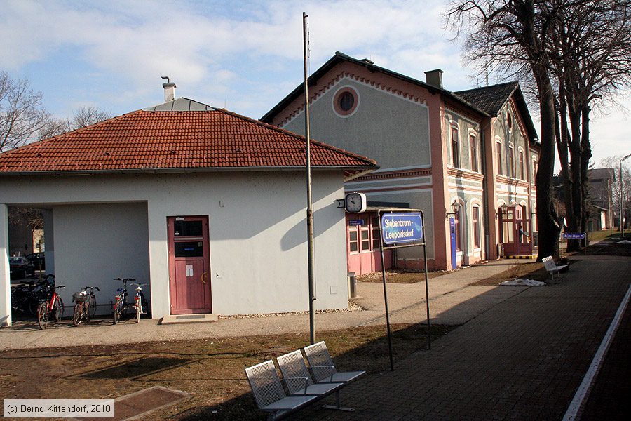 Bahnhof Siebenbrunn-Leopoldsdorf 
/ Bild: bfsiebenbrunnleopoldsdorf_bk1002250064.jpg