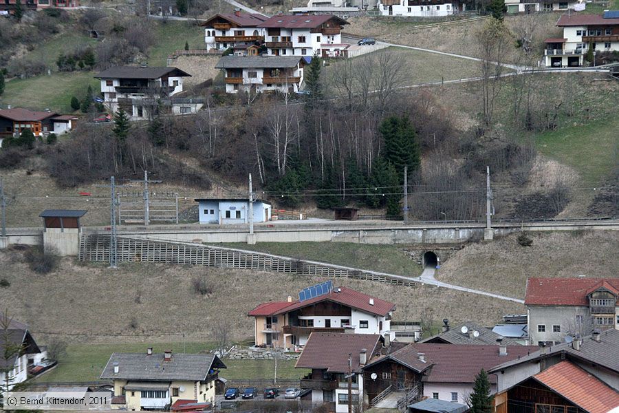 Bahnhof St. Jodok
/ Bild: bfstjodok_bk1103300074.jpg Bahnhof St. Jodok
/ Bild: bfstjodok_bk1103300074.jpg