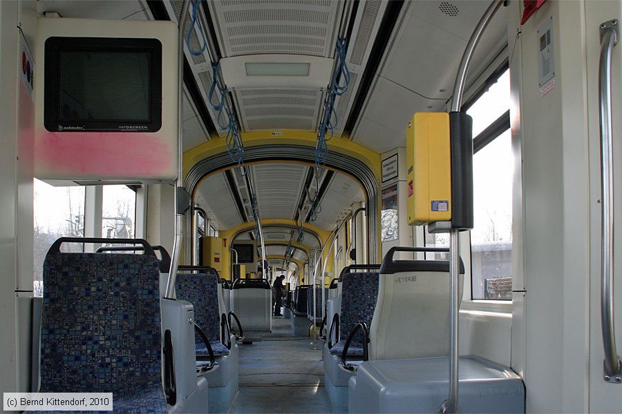 Straßenbahn Graz - 653 - Innenansicht 
/ Bild: graz653_bk1002040240.jpg