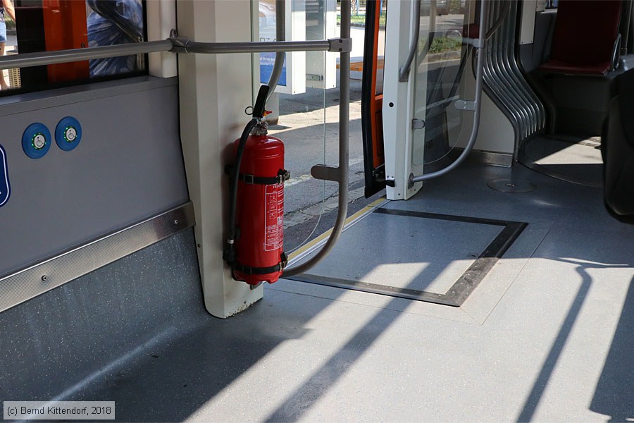 Linz - Straßenbahn - 028 - Innenansicht
/ Bild: linz028_bk1808210003.jpg