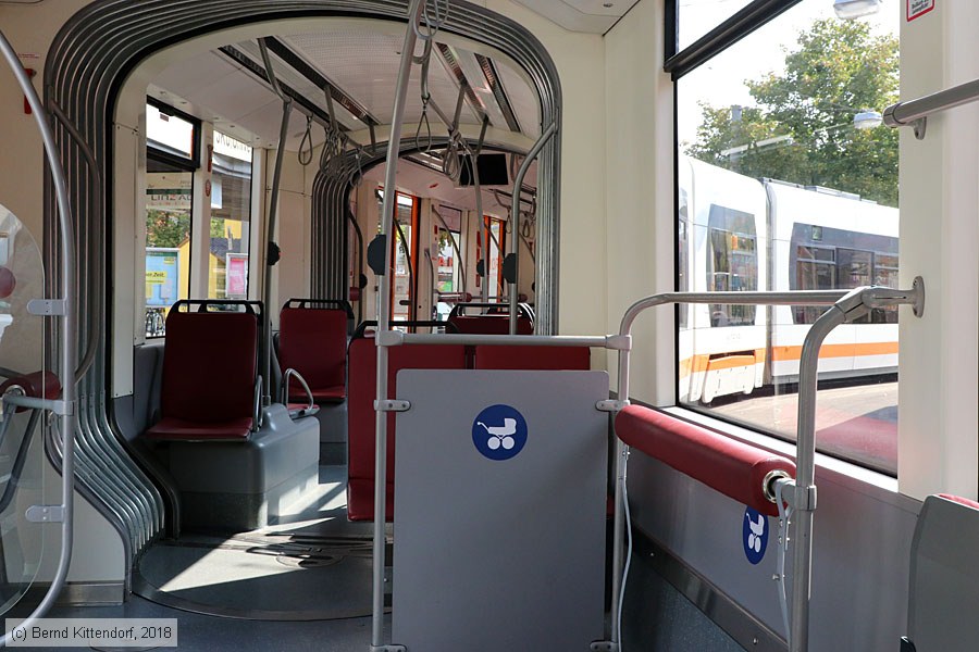 Linz - Stra&szlig;enbahn - 028 - Innenansicht
/ Bild: linz028_bk1808210006.jpg
