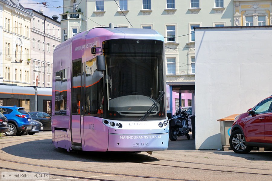 Linz - Straßenbahn - 060
/ Bild: linz060_bk1808210094.jpg Linz - Straßenbahn - 060
/ Bild: linz060_bk1808210094.jpg