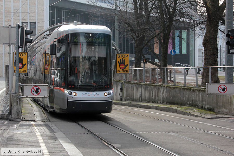 Linz - Straßenbahn - 076
/ Bild: linz076_bk1402100037.jpg Linz - Straßenbahn - 076
/ Bild: linz076_bk1402100037.jpg