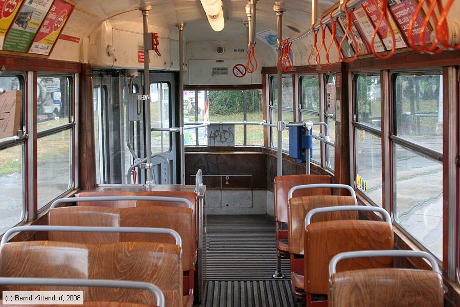Wien - Straßenbahn - 1225 - Innenansicht
/ Bild: wien1225_bk0809150107.jpg