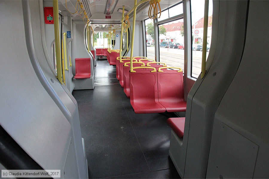 Wien - Straßenbahn - 115 - Innenansicht
/ Bild: wien115_bk1707280242.jpg