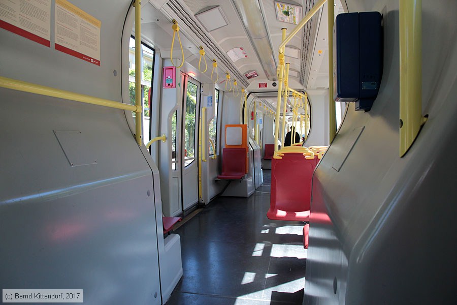 Wien - Straßenbahn - 79 - Innenansicht
/ Bild: wien79_bk1707280087.jpg