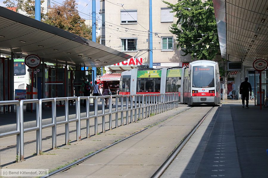 Wien - Straßenbahn - 664
/ Bild: wien664_bk1808180110.jpg