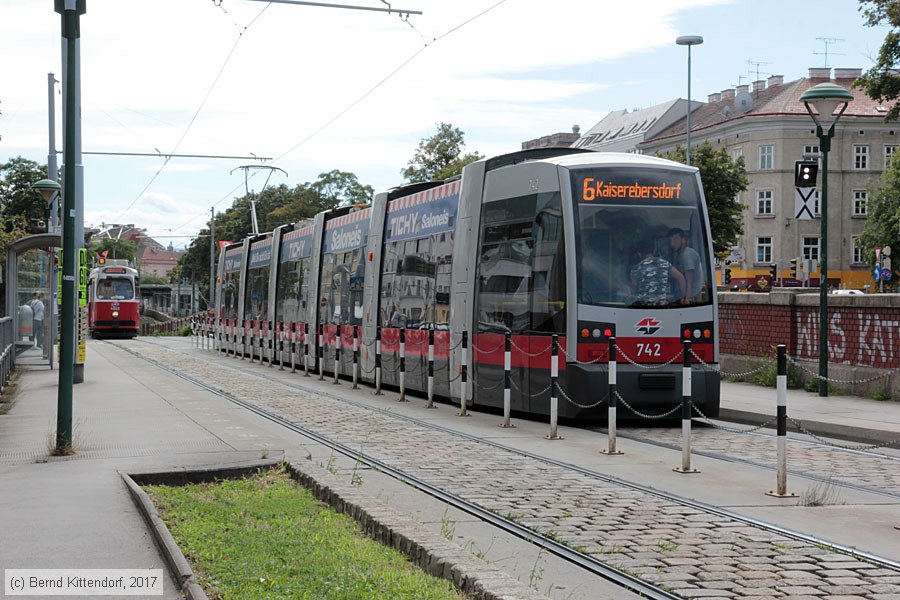 Wien - Straßenbahn - 742
/ Bild: wien742_bk1707280137.jpg
