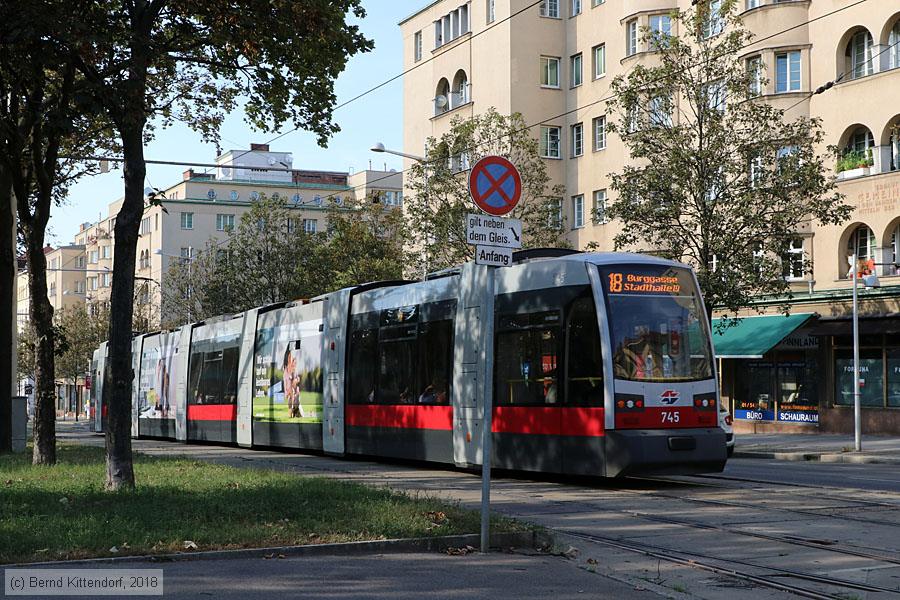 Wien - Straßenbahn - 745
/ Bild: wien745_bk1808180210.jpg