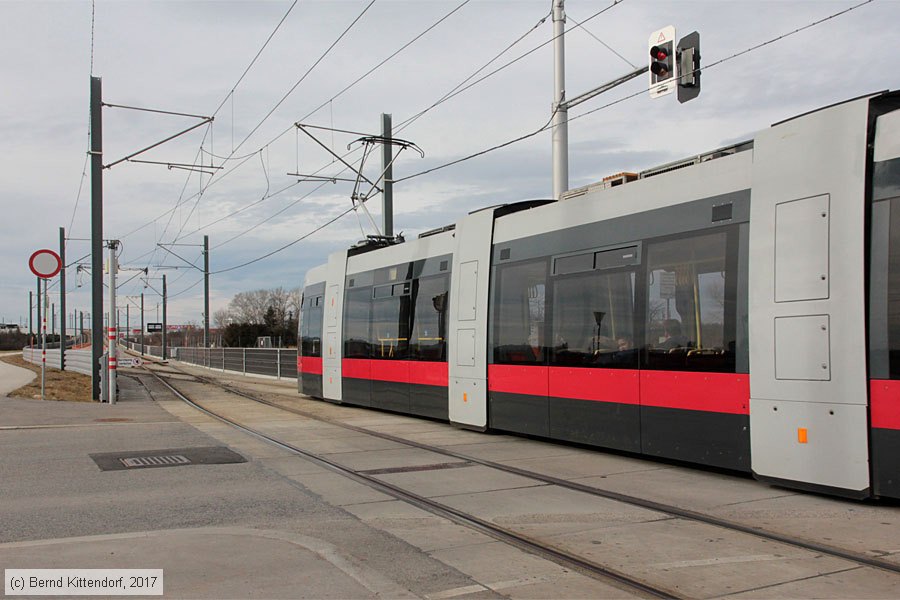 Wien - Straßenbahn - 768
/ Bild: wien768_bk1702230400.jpg