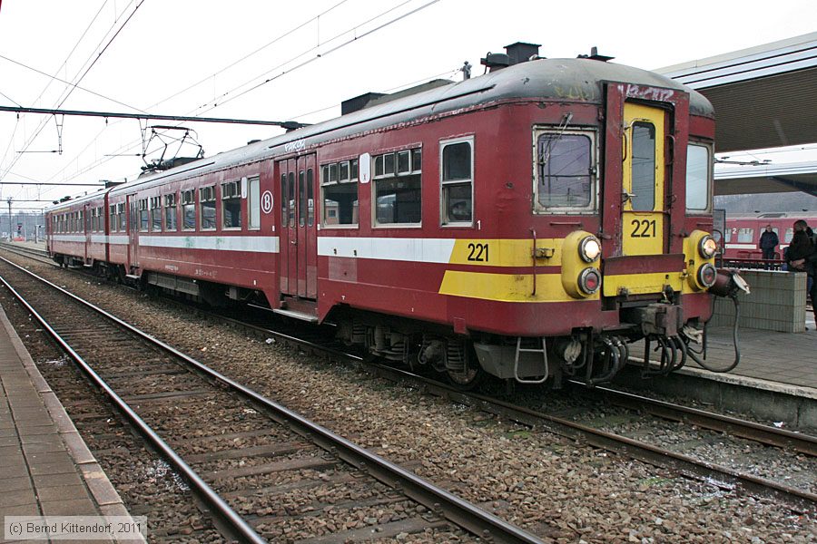 SNCB - 221
/ Bild: sncb221_bk1102230181.jpg
