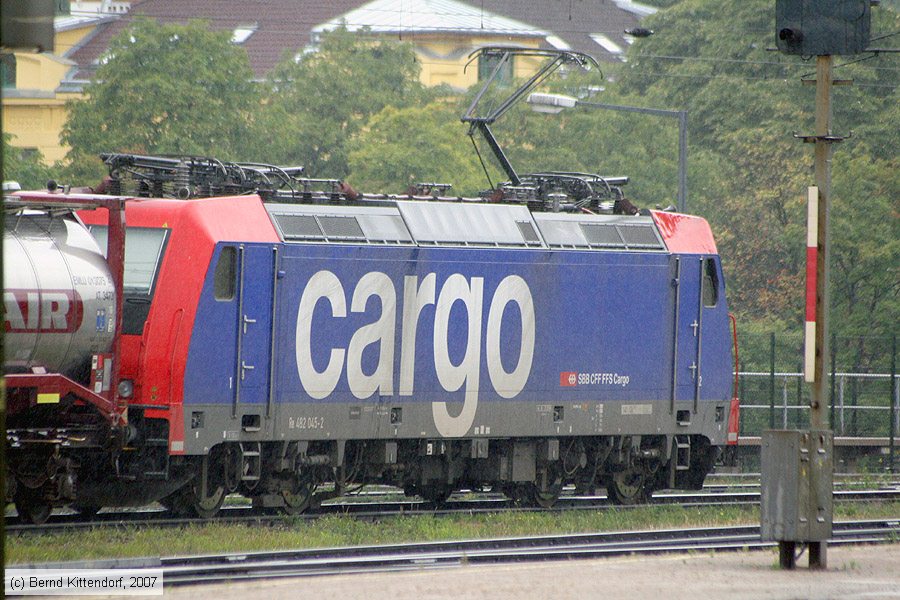 SBB Cargo - 482045-2
/ Bild: sbb4820452_bk0708110045.jpg SBB Cargo - 482045-2
/ Bild: sbb4820452_bk0708110045.jpg