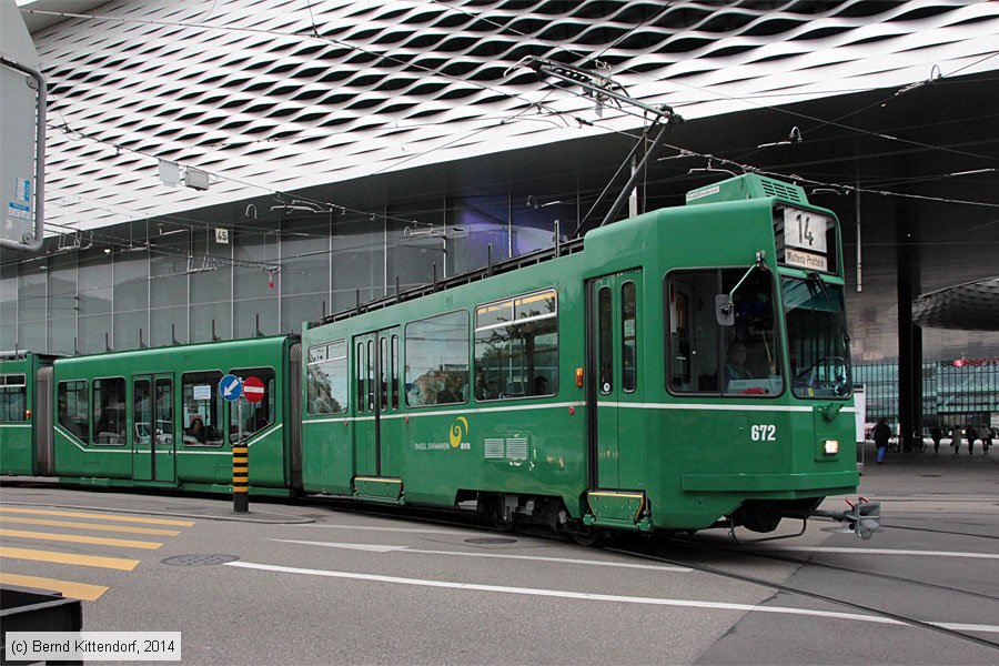 Basel - Straßenbahn - 672
/ Bild: basel672_bk1408110198.jpg Basel - Straßenbahn - 672
/ Bild: basel672_bk1408110198.jpg