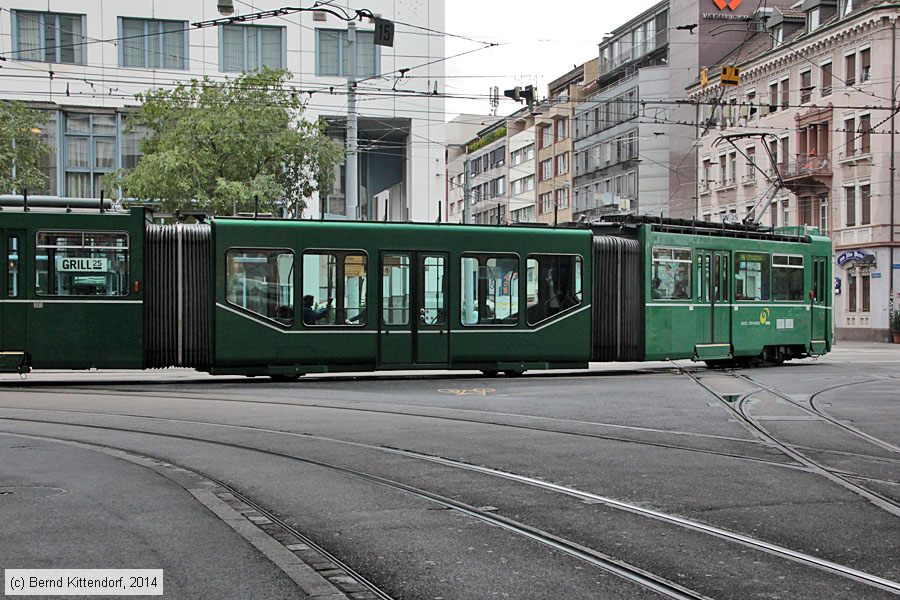 Basel - Straßenbahn - 679
/ Bild: basel679_bk1408110146.jpg Basel - Straßenbahn - 679
/ Bild: basel679_bk1408110146.jpg