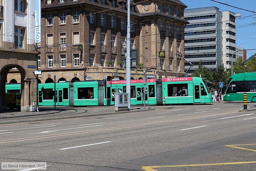 Basel - Straßenbahn - 302
/ Bild: basel302_bk1806260140.jpg