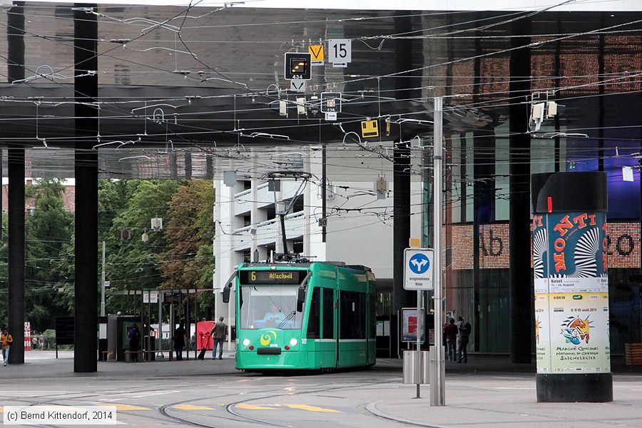 Basel - Straßenbahn - 320
/ Bild: basel320_bk1408110201.jpg