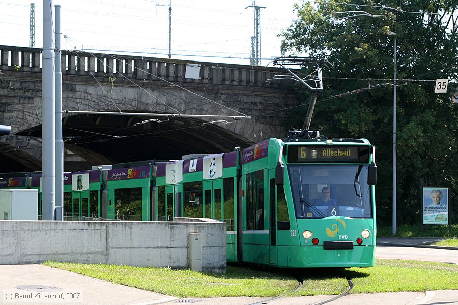 Basel - Straßenbahn - 321
/ Bild: basel321_bk0708060018.jpg