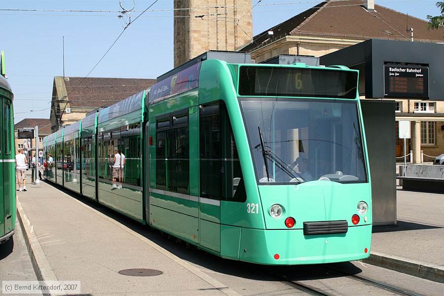 Basel - Straßenbahn - 321
/ Bild: basel321_bk0708060019.jpg