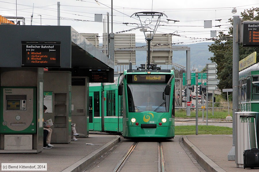 Basel - Straßenbahn - 323
/ Bild: basel323_bk1408110124.jpg