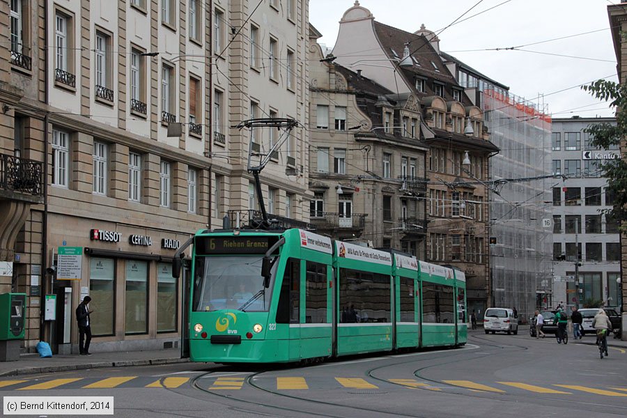 Basel - Straßenbahn - 323
/ Bild: basel323_bk1408110363.jpg