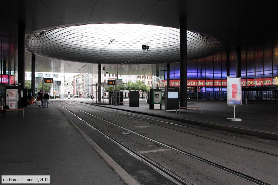 Basel - Straßenbahn - Anlagen
/ Bild: baselanlagen_bk1408110142.jpg Basel - Straßenbahn - Anlagen
/ Bild: baselanlagen_bk1408110142.jpg