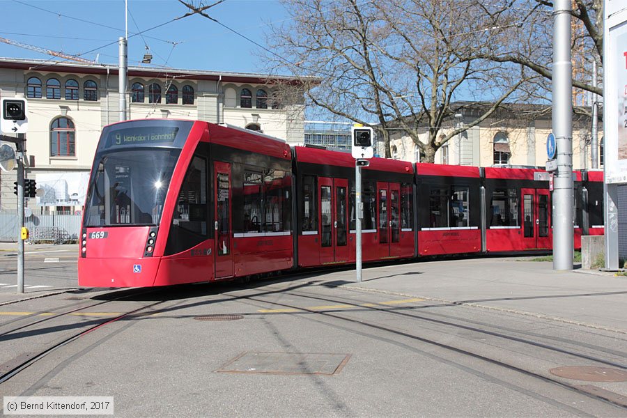 Bern - Straßenbahn - 669
/ Bild: bern669_bk1703270053.jpg