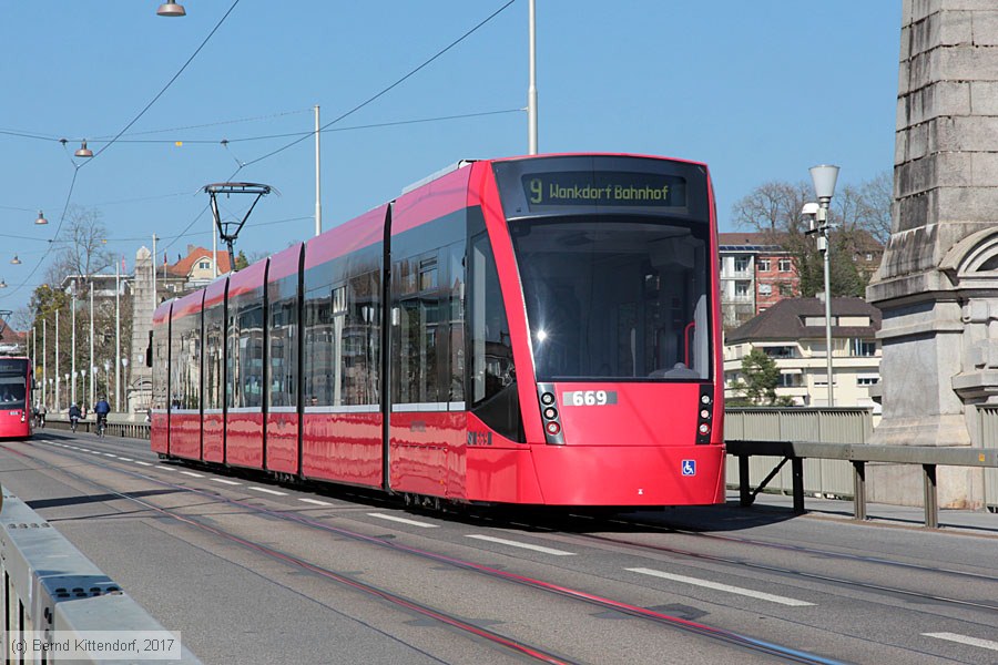 Bern - Straßenbahn - 669
/ Bild: bern669_bk1703270154.jpg