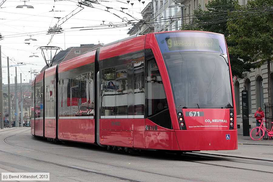 Bern - Straßenbahn - 671
/ Bild: bern671_bk1310020093.jpg