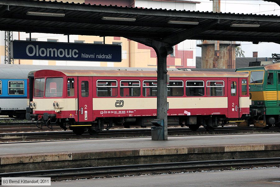 České Dráhy - 50542429225-6
/ Bild: cd505424292256_bk1110200077.jpg České Dráhy - 50542429225-6
/ Bild: cd505424292256_bk1110200077.jpg