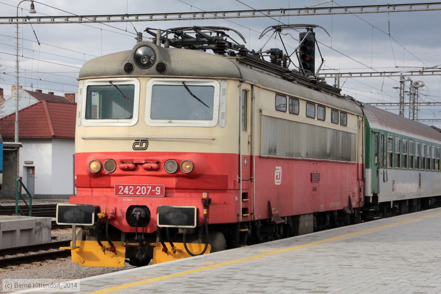 Česk&eacute; Dr&aacute;hy - 242207-9
/ Bild: cd2422079_bk1402110177.jpg