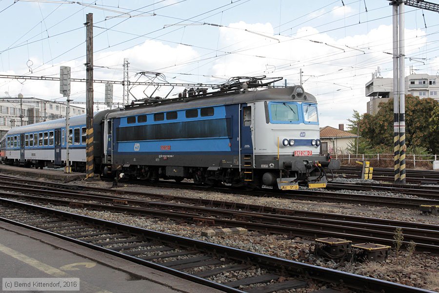 Česk&eacute; Dr&aacute;hy - 242246-7
/ Bild: cd2422467_bk1608300261.jpg