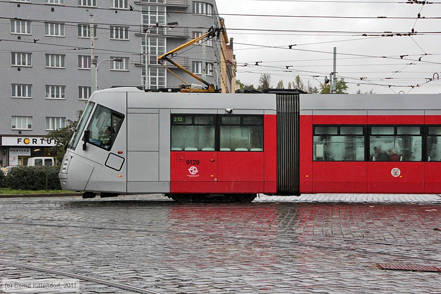 Straßenbahn Praha - 9128
/ Bild: praha9128_bk1110190080.jpg