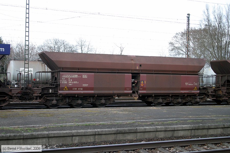 Deutsche Bahn - 81806664065-2
/ Bild: db818066640652_bk0603280028.jpg