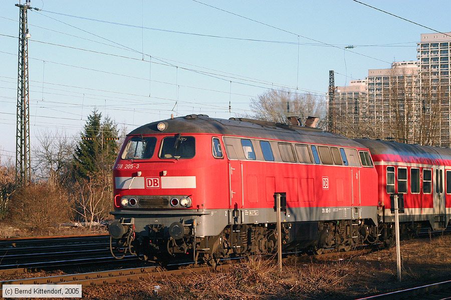 Deutsche Bahn - 218205-3
/ Bild: db2182053_e0013418.jpg Deutsche Bahn - 218205-3
/ Bild: db2182053_e0013418.jpg