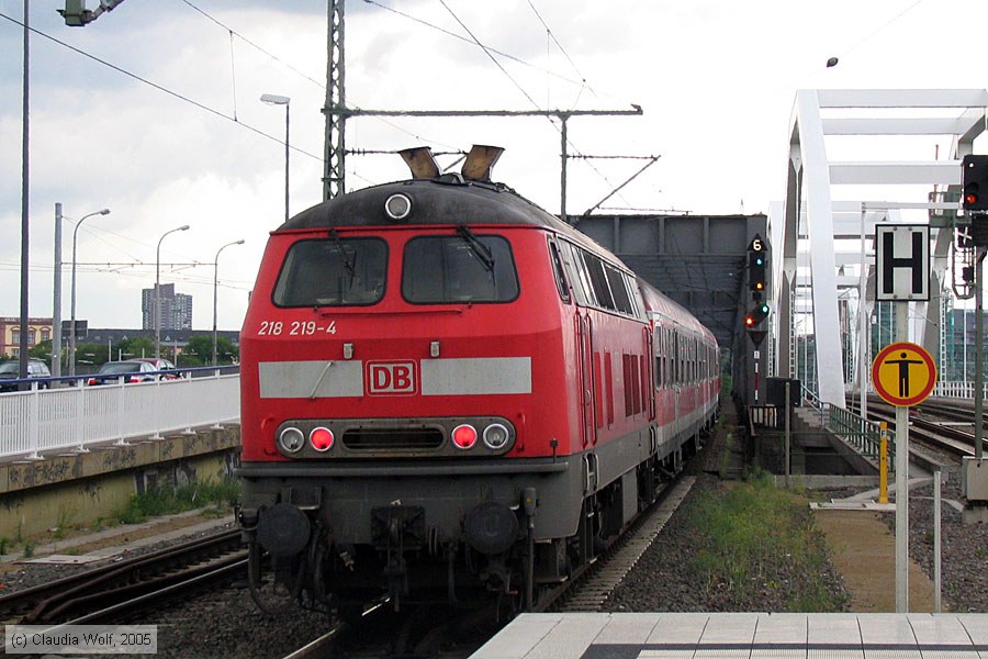 Deutsche Bahn - 218219-4
/ Bild: db2182194_cw013118.jpg Deutsche Bahn - 218219-4
/ Bild: db2182194_cw013118.jpg