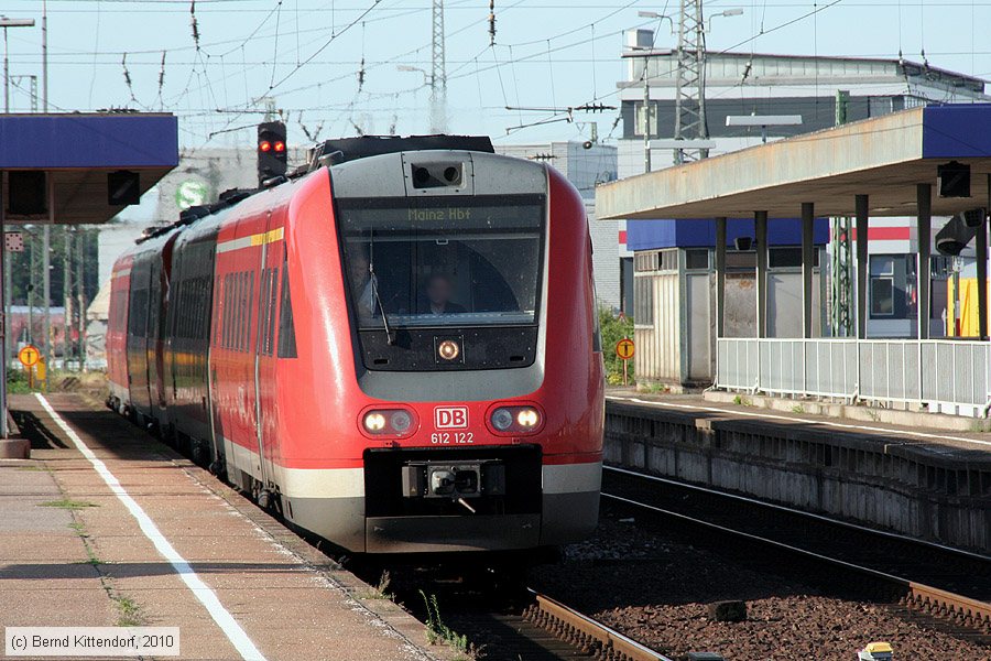 Deutsche Bahn - 612 122
/ Bild: db612122_bk1008190007.jpg