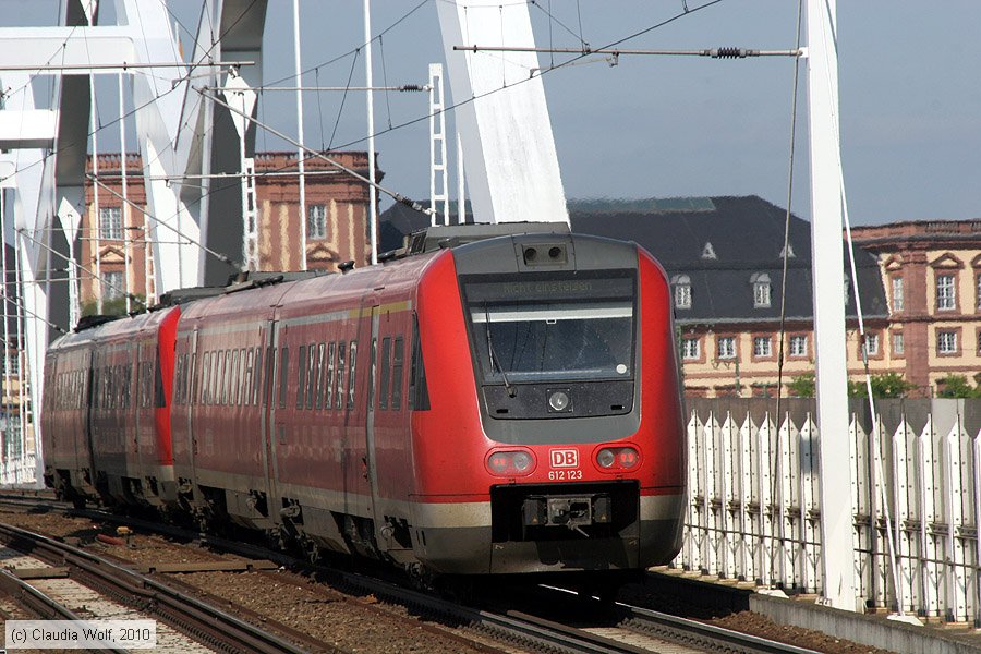 Deutsche Bahn - 612 123
/ Bild: db612123_cw1005210086.jpg