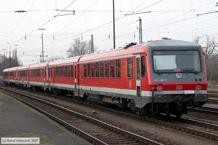Deutsche Bahn - 628299-0
/ Bild: db6282990_bk0702220021.jpg