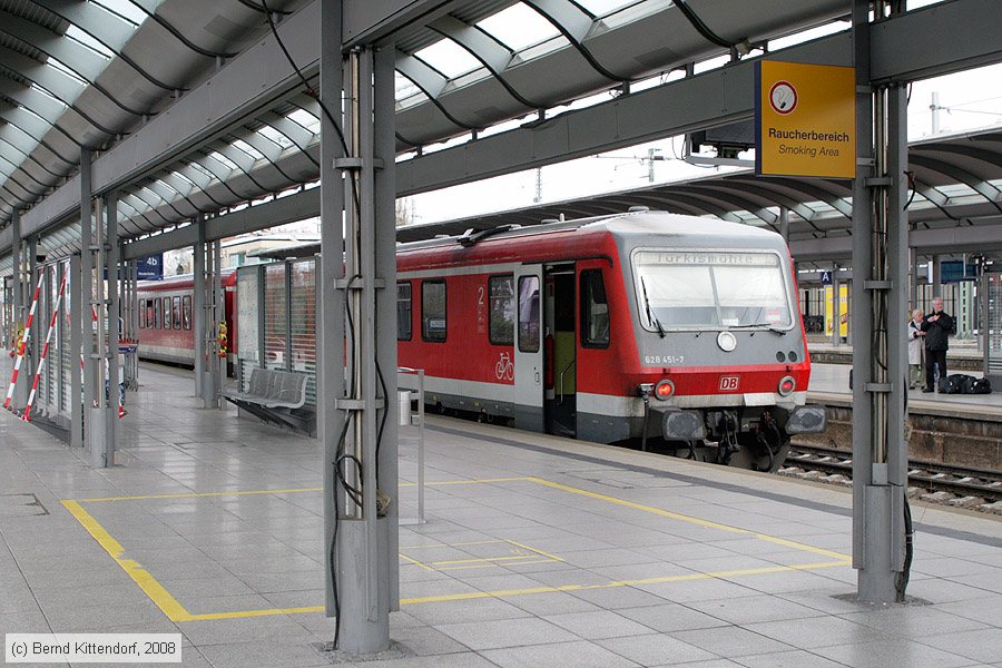 Deutsche Bahn - 628451-7
/ Bild: db6284517_bk0804150085.jpg