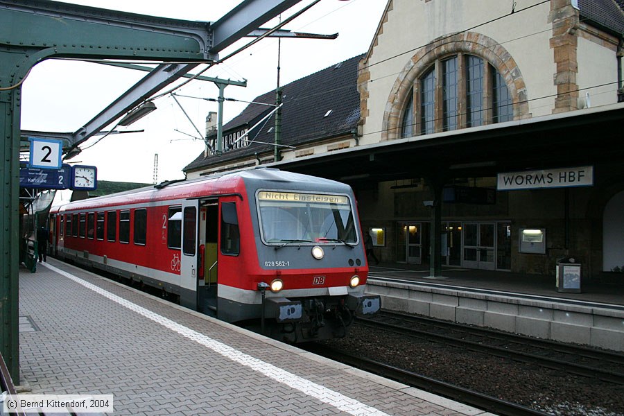 Deutsche Bahn - 628562-1
/ Bild: db6285621_e0001403.jpg