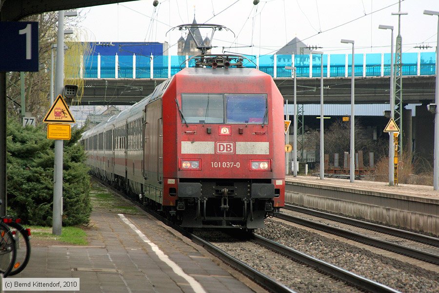 Deutsche Bahn - 101037-0
/ Bild: db1010370_bk1003250083.jpg