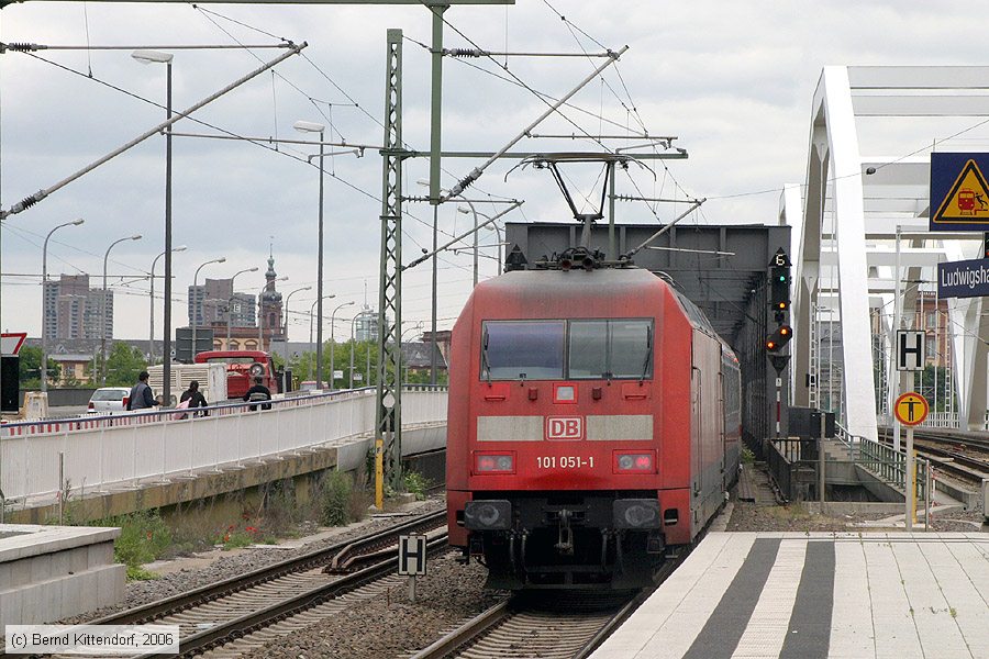 Deutsche Bahn - 101051-1
/ Bild: db1010511_bk0605310015.jpg Deutsche Bahn - 101051-1
/ Bild: db1010511_bk0605310015.jpg