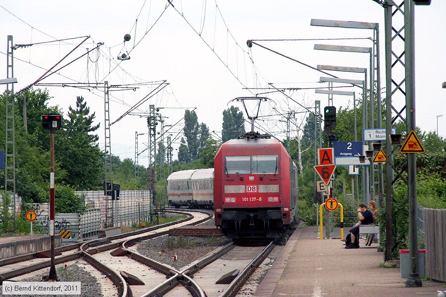 Deutsche Bahn - 101137-8
/ Bild: db1011378_bk1106090036.jpg
