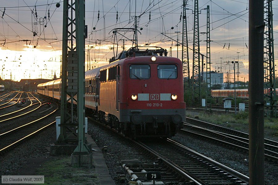 Deutsche Bahn - 110210-2
/ Bild: db1102102_cw0910180088.jpg Deutsche Bahn - 110210-2
/ Bild: db1102102_cw0910180088.jpg