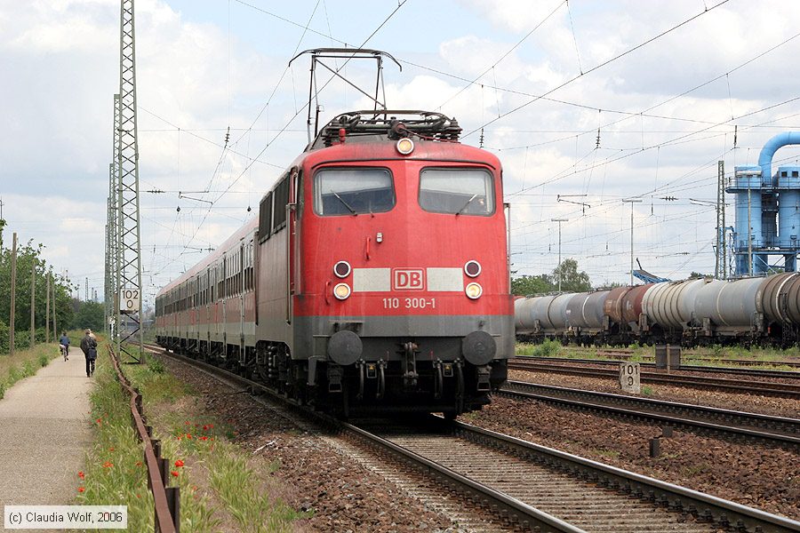 Deutsche Bahn - 110300-1
/ Bild: db1103001_cw0606020008.jpg Deutsche Bahn - 110300-1
/ Bild: db1103001_cw0606020008.jpg