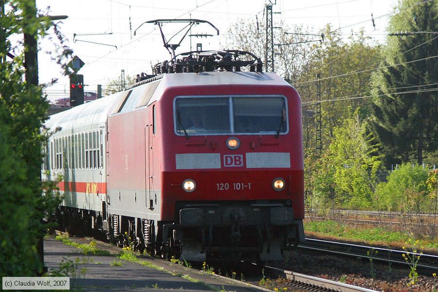 Deutsche Bahn - 120101-1
/ Bild: db1201011_cw0704200078.jpg