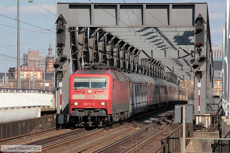 Deutsche Bahn - 120111-0
/ Bild: db1201110_bk1203060015.jpg